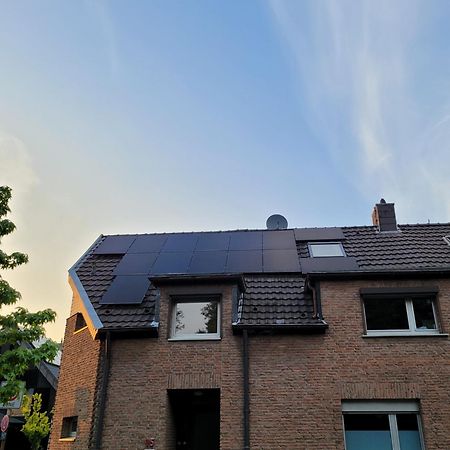 Messezimmer Am Thewissenweg Дюссельдорф Екстер'єр фото