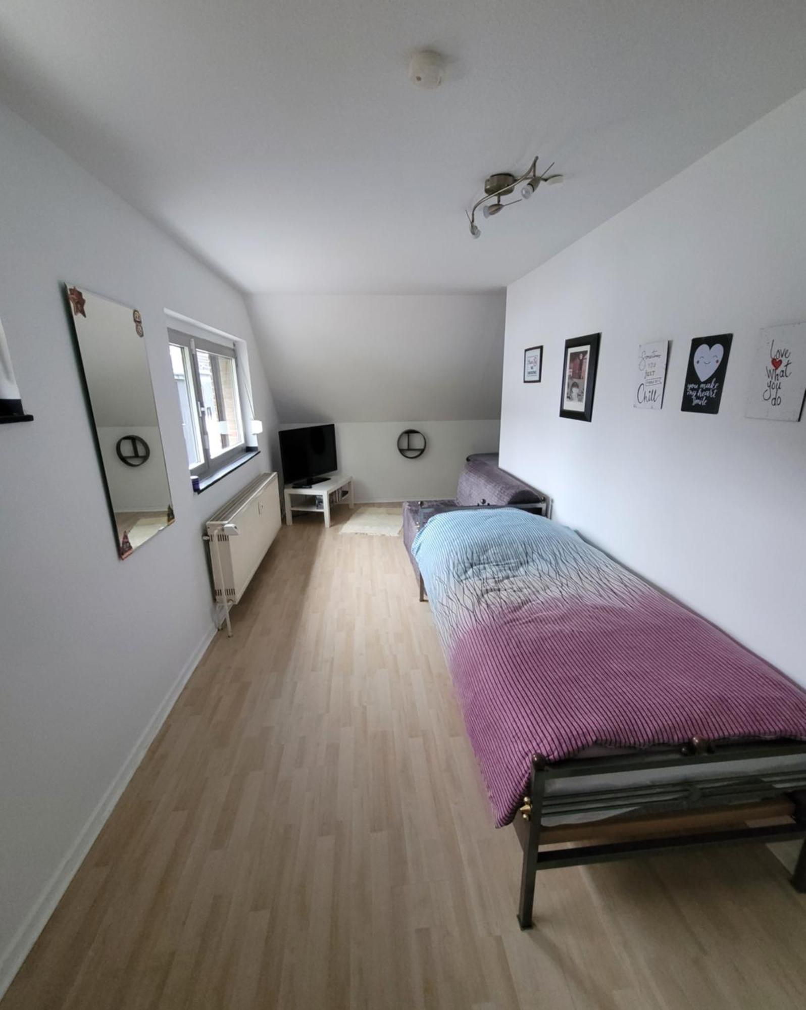 Messezimmer Am Thewissenweg Дюссельдорф Номер фото
